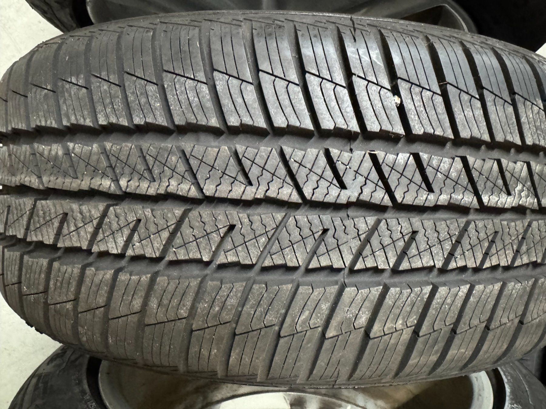 Volvo Pneus & Roues: Volvo original Winterräder 17" – D'occasion à Amsoldingen par 242GT 6