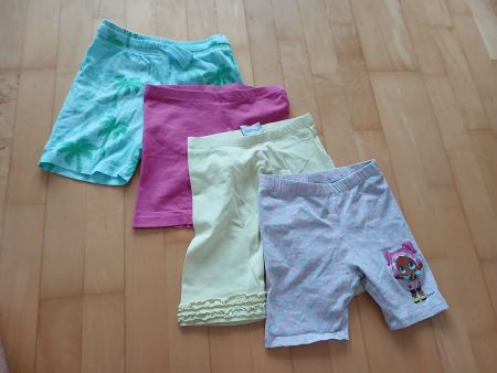 4 kurze Hosen für Mädchen Gr.110/116