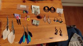 viele verschiedene Ohrringe & Anhänger (Schmuck-Set)