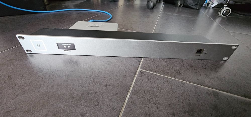 Ubiquiti UniFi Cloud Key Plus Gen 2 & Rackmount (Gebraucht) in ...