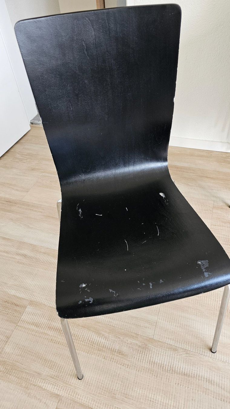 Sedie: Holzstühle stapelbar schwarz – Usato da Zürich venduto da f1sh3r