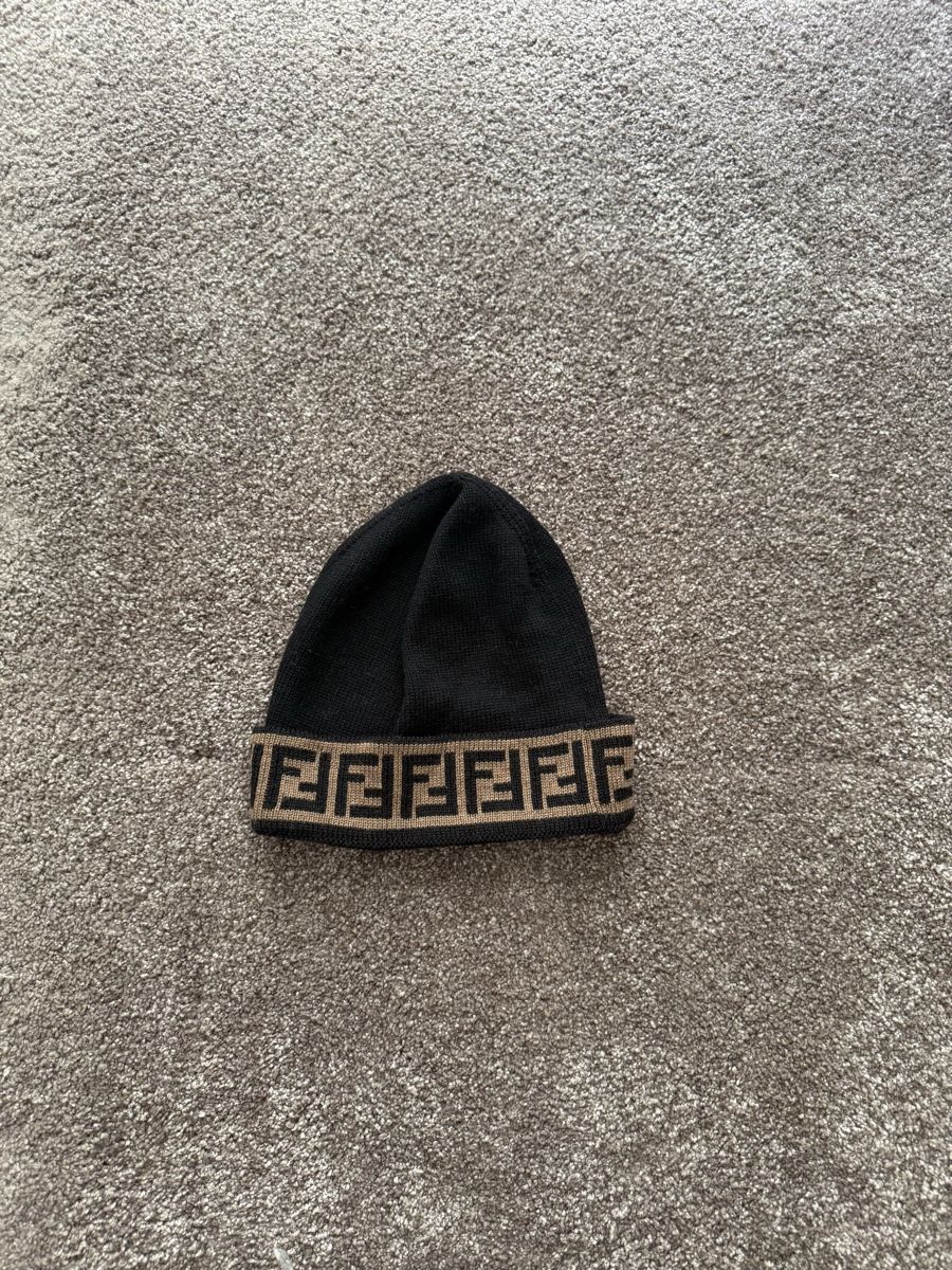 Chapeaux, bonnets & casquettes: Fendi Mütze – Neuf (Voir description) à Küsnacht par emch125