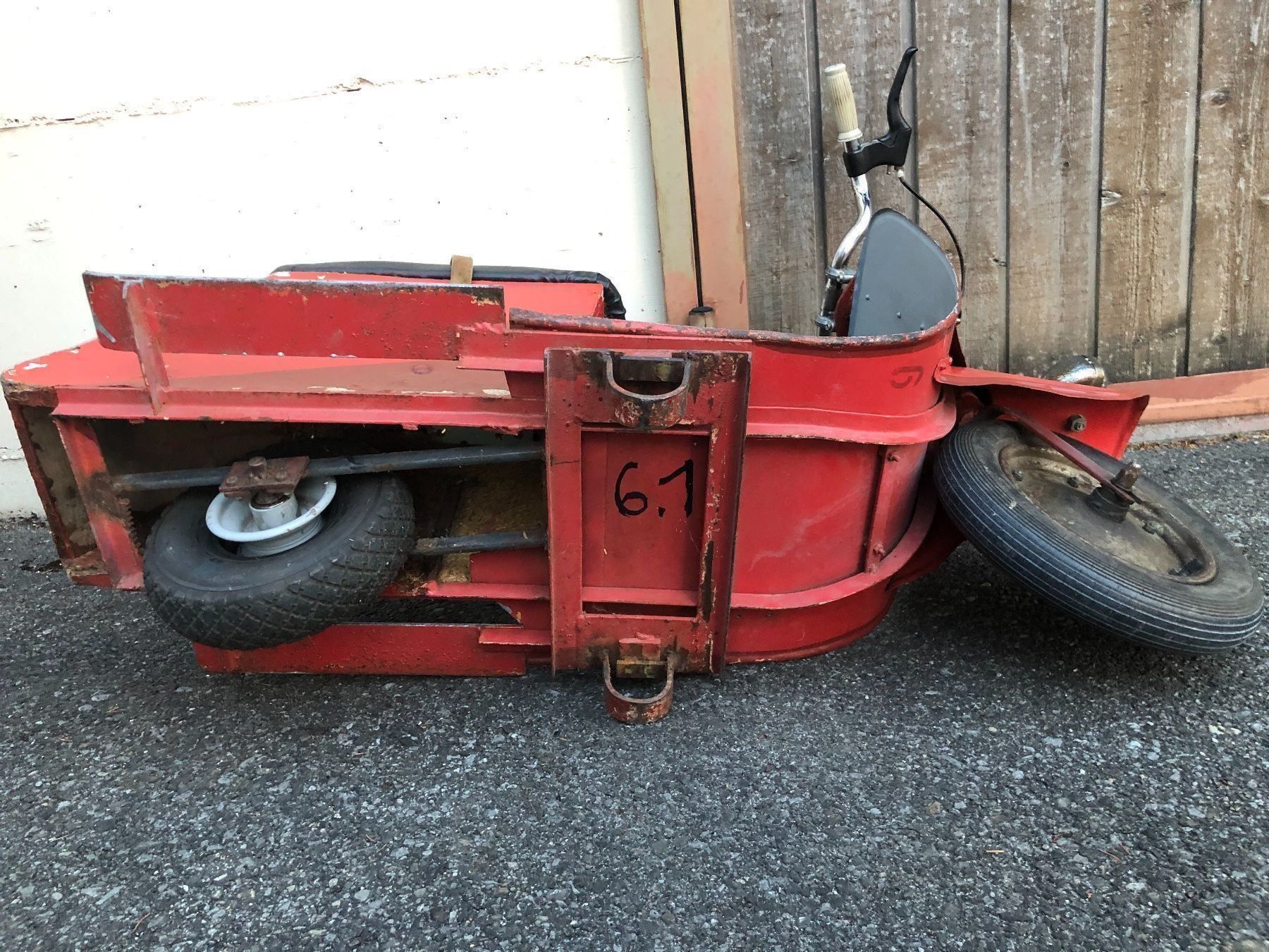 Veicoli per bambini: Vespa Piaggio scooter Karussell classic – Usato da Reinach AG venduto da rares75 3