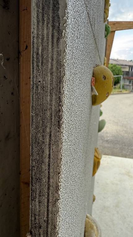 Murs & prises d'escalade: Kletterwand mit Griffe – D'occasion à Rütschelen par BGK2 3