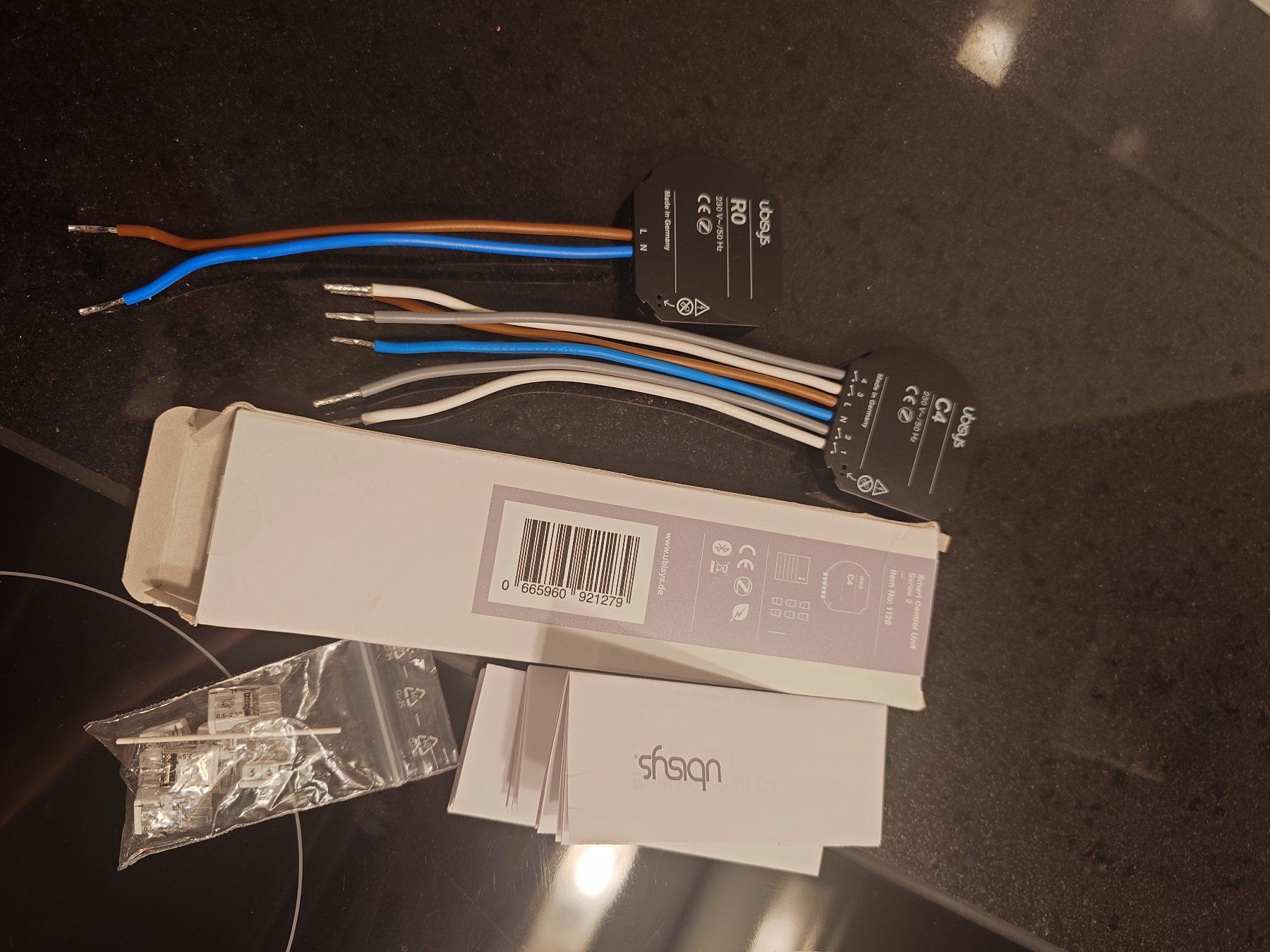 Composants électroniques: Ubisys Zigbee R0 Router und C4 Taster-Eingänge – D'occasion à Hochdorf par 8-40123-