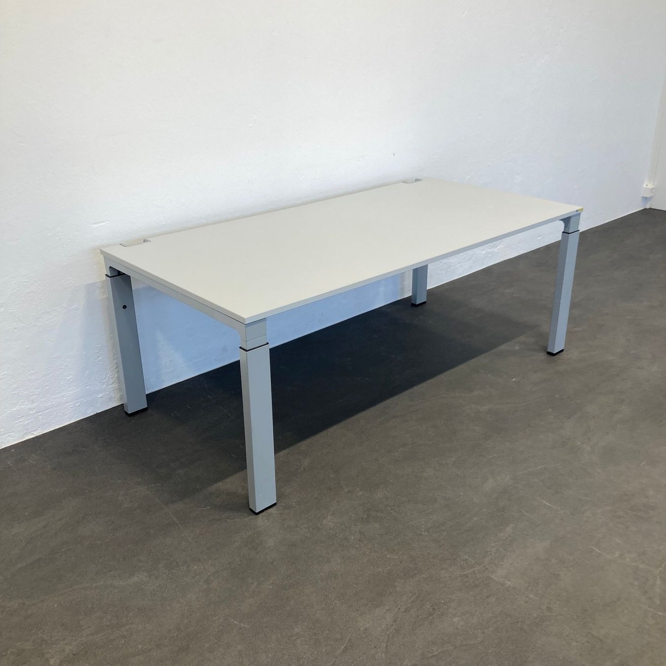 Haworth Scrivanie: Haworth Tibas Schreibtisch – Usato da Schönenwerd venduto da mcofficeshop 1