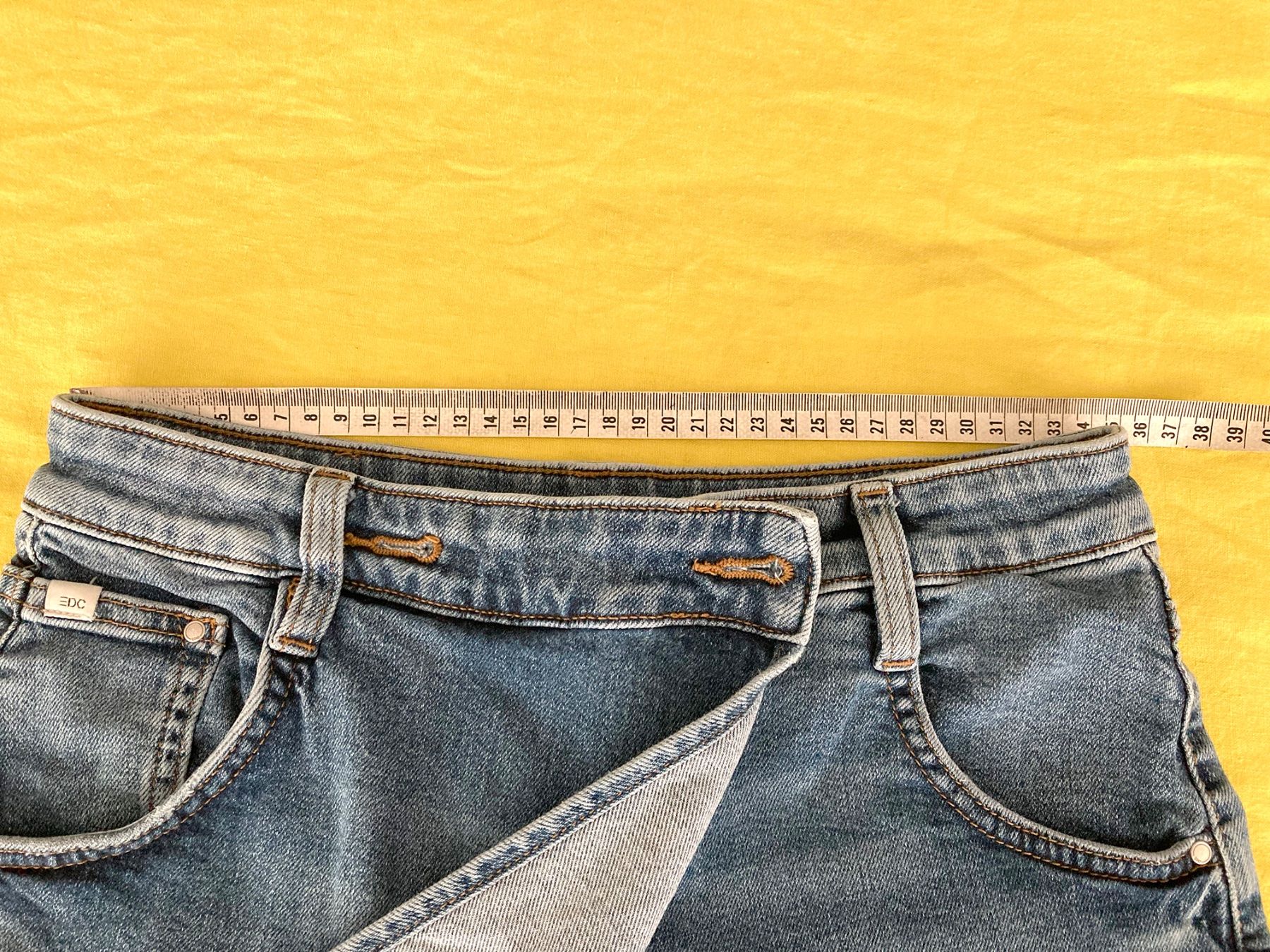 Esprit Hosen: Short en jean bleu déchiré taille 36 – Gebraucht aus Vionnaz von nadinus73 3