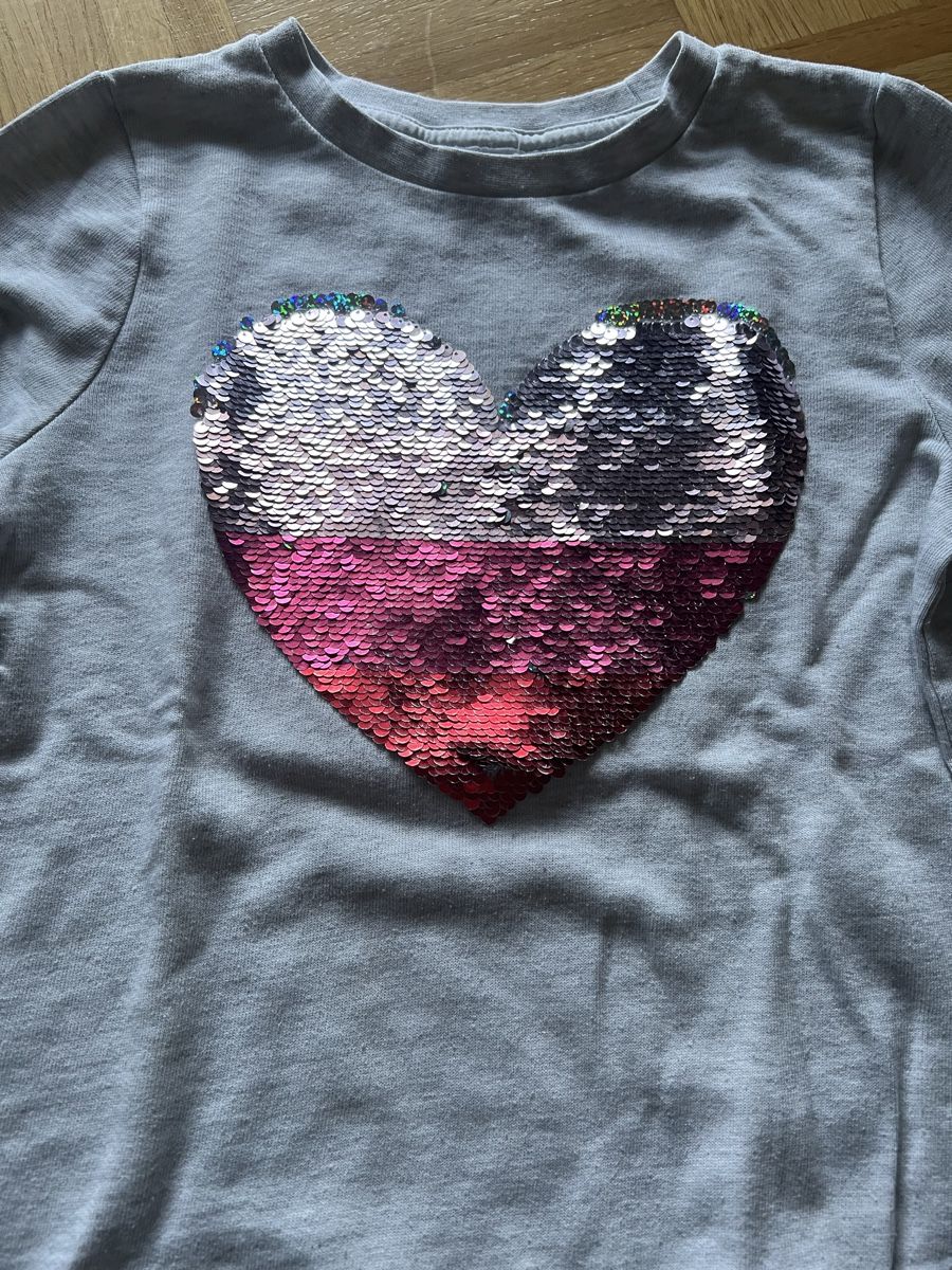 H&M Pulls et sweat-shirts: Kinder Pullover, Gr. 108 – D'occasion à Kilchberg ZH par Von_dutch 1