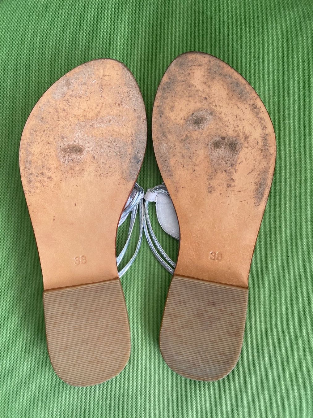 Chaussures femmes: SUMMERTIME - stylische/edle Flip-Flops mit Décor, silber, 38 – D'occasion à Winkel par ferrari2022 7