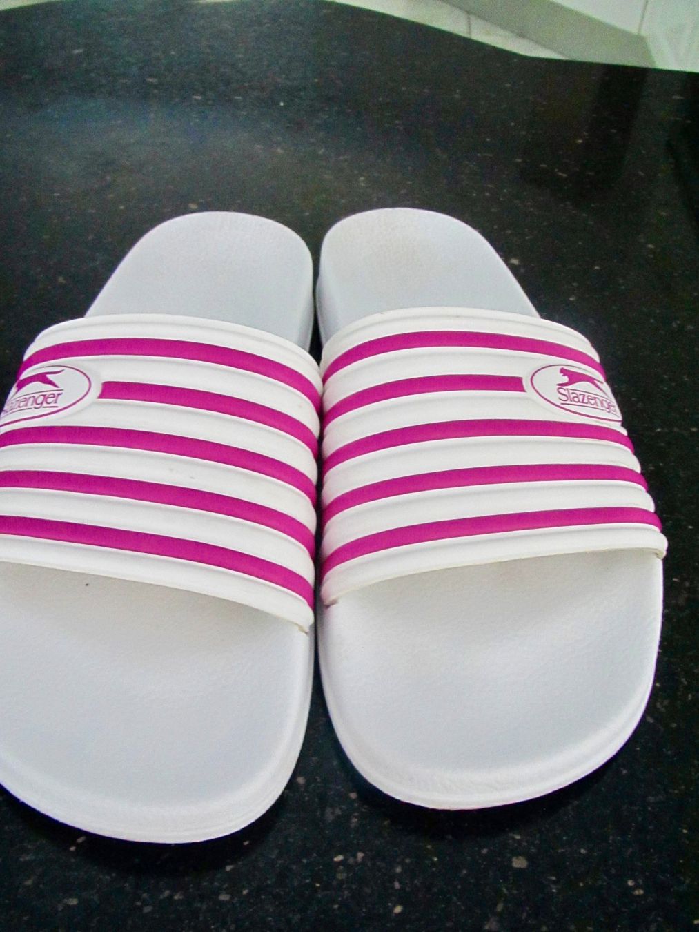 Scarpe da donna: CHAUSSURES DE BAIN SLAZENGER – Usato da Murten venduto da Selliot 1
