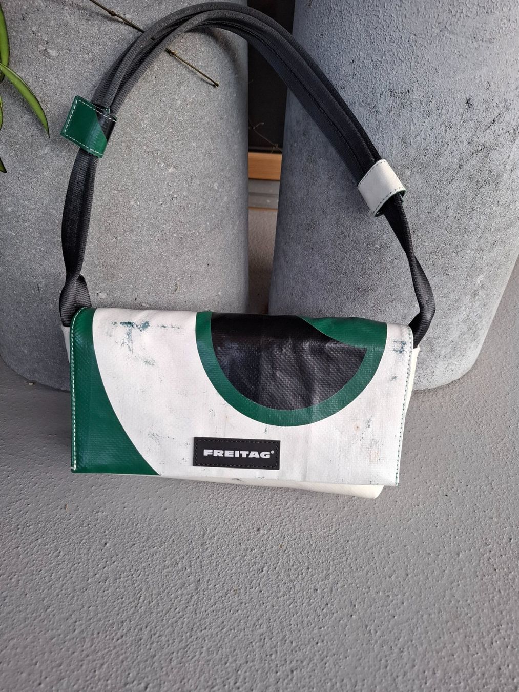 Freitag Tasche Laura F71 (Gebraucht) in Richterswil für CHF 125