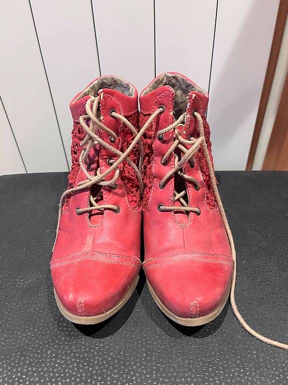 Damenschuhe: Mustang Stiefelletten Grösse 36 – Gebraucht aus Buch b. Märwil von and_m82w