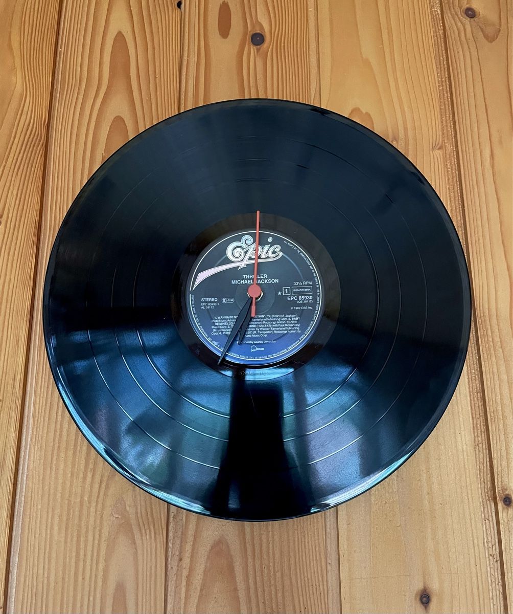Orologi: Original Michael Jackson Thriller Vinyl Wanduhr – Usato da Chur venduto da Hechtl2 1