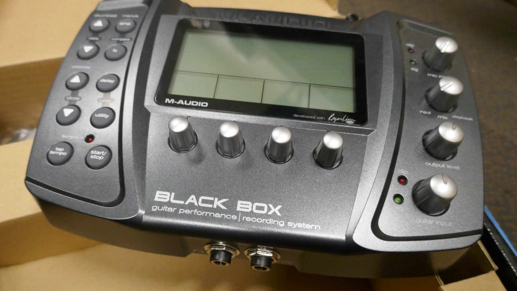 M-Audio Strumenti musicali: M-Audio Blackbox Guitar Performance Recording System – Nuovo (secondo la descrizione) da Wenslingen venduto da FairlightCMI 3