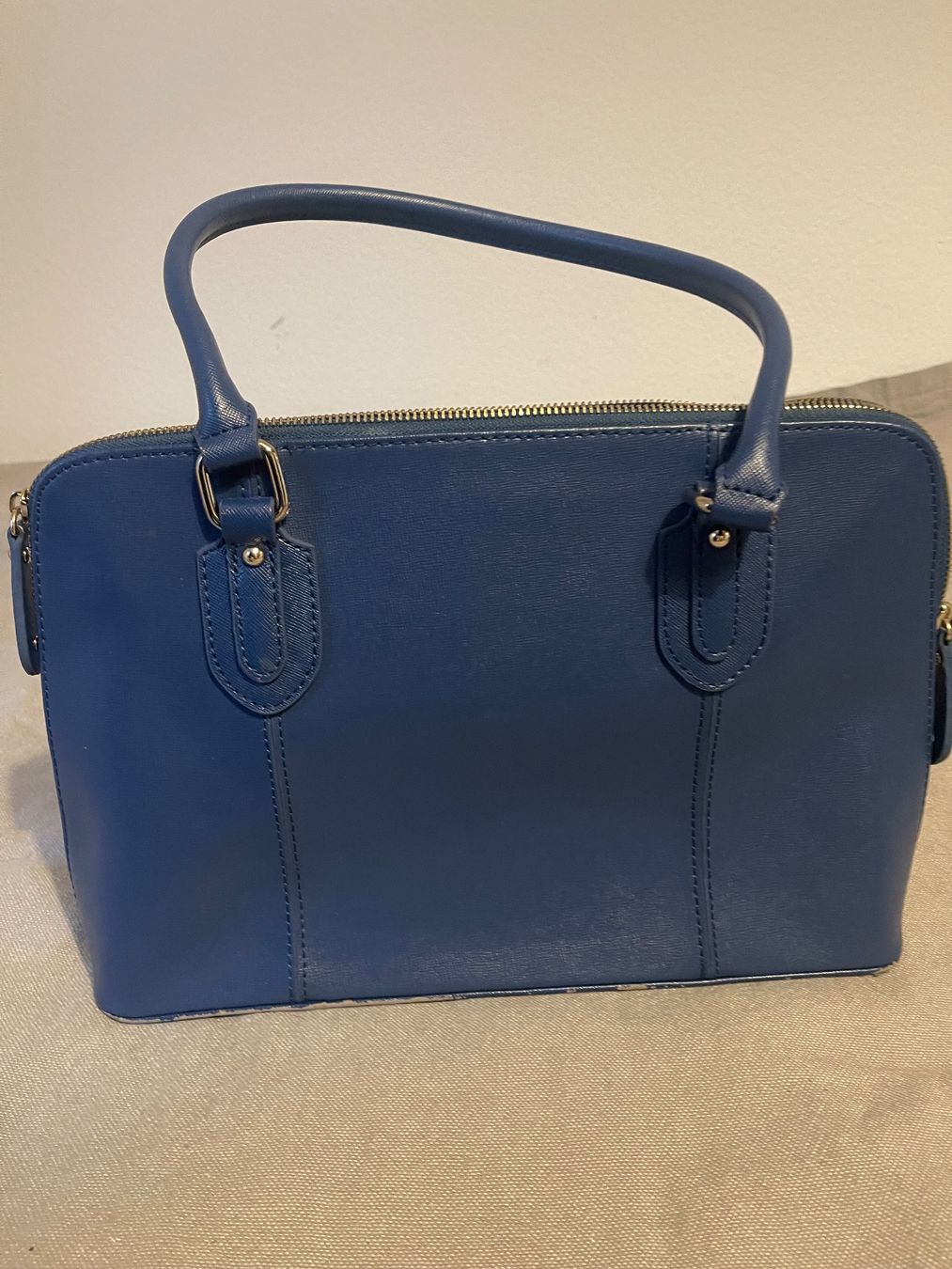 L.Credi Borse da donna: L CREDI  tasche – Usato da Hinterkappelen venduto da simona67 2