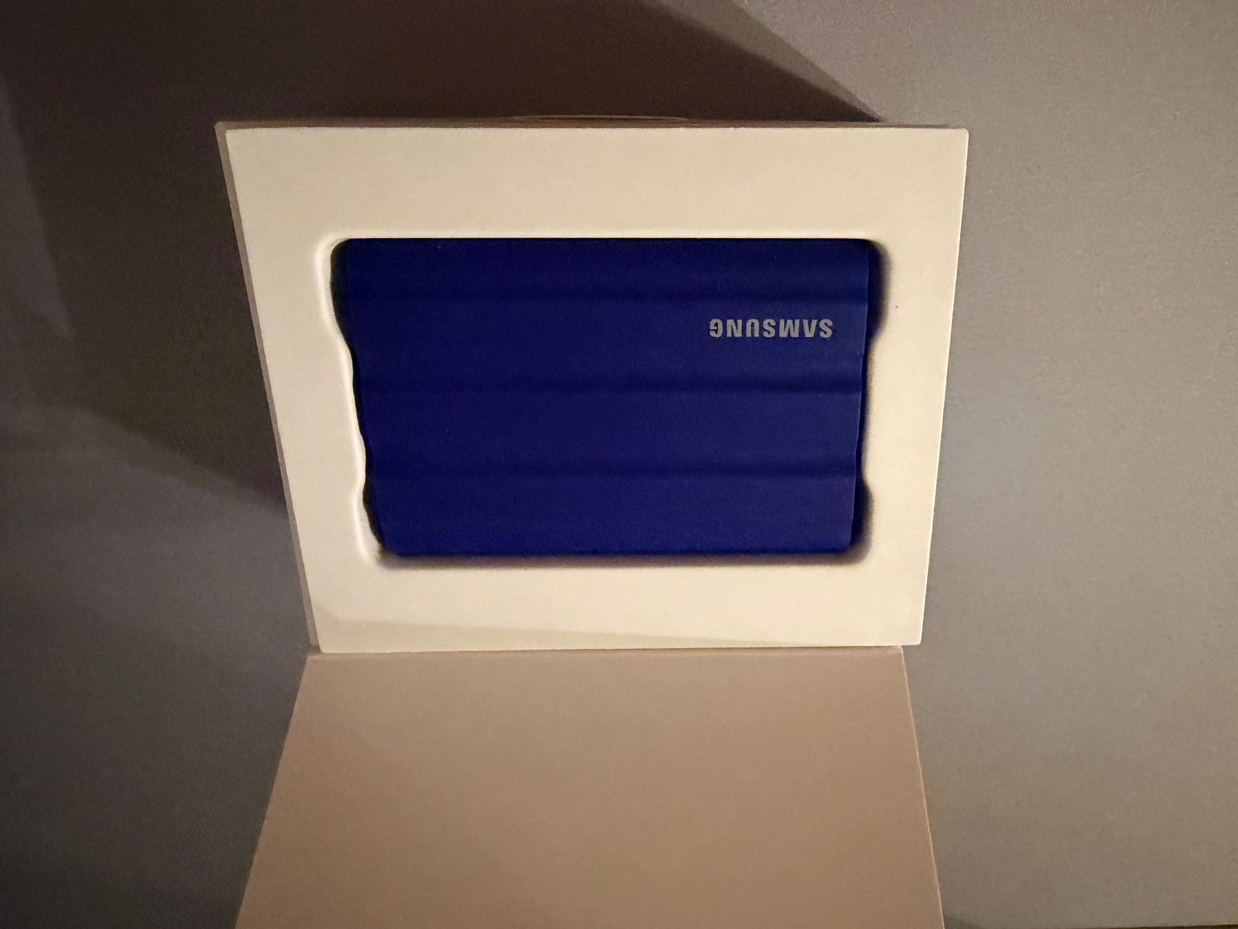 Samsung Dischi rigidi: SSD Portable Samsung T7 – Nuovo e nell'imballaggio originale da Yverdon-les-Bains venduto da guigui_1976 2