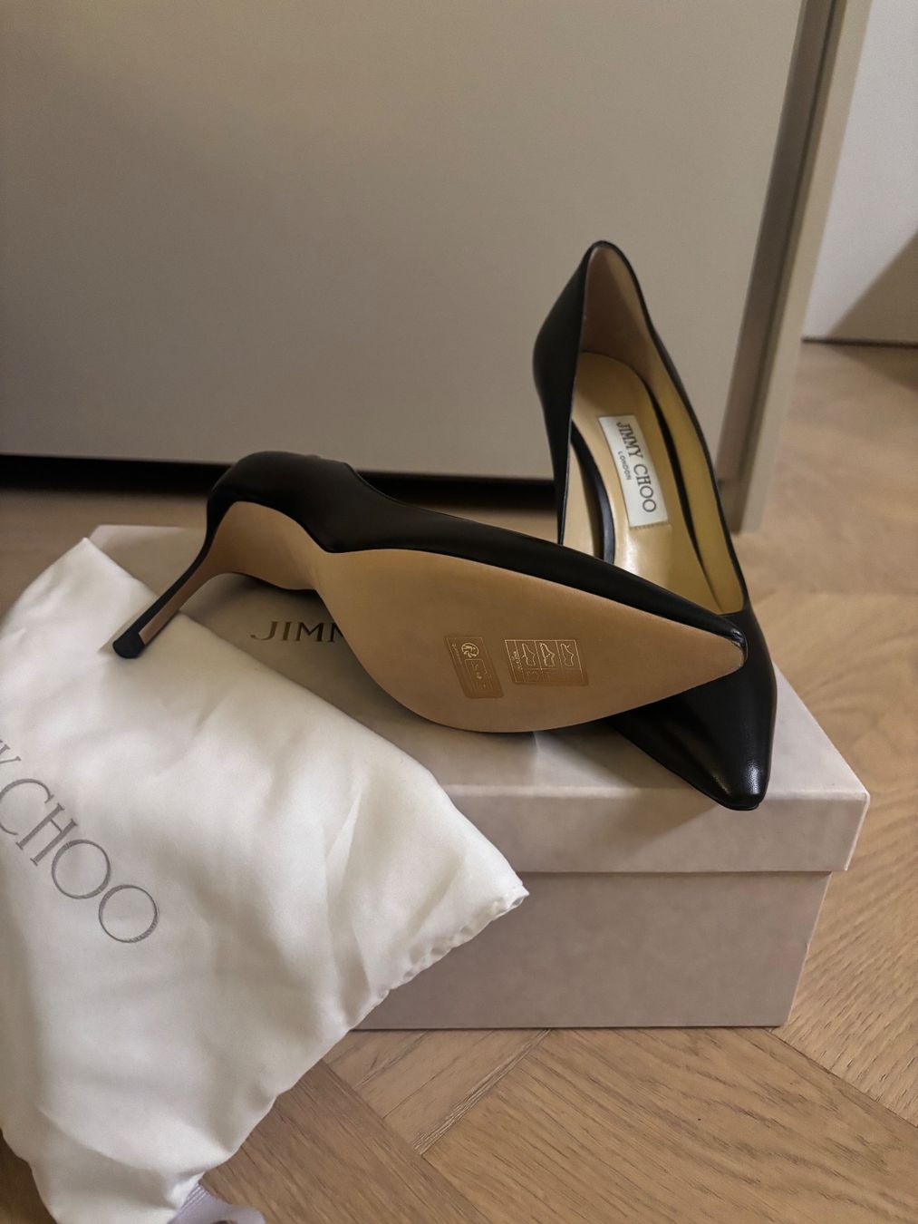 Jimmy Choo Damenschuhe: Pumps Jimmy Choo – Neu und originalverpackt aus Zürich von cvr_lv6d 1