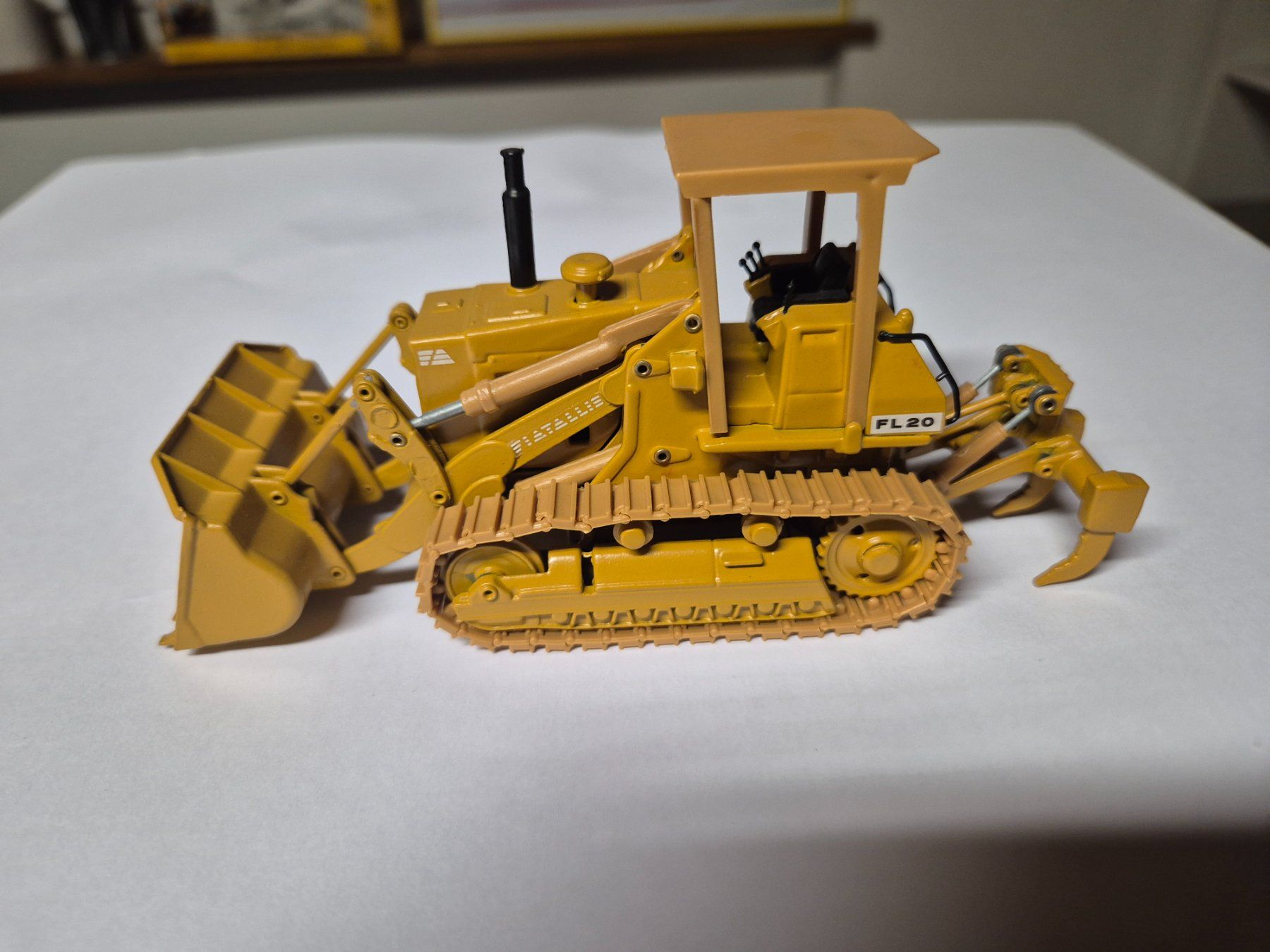 Kits de montage: FIAT-ALLIS  FL 20  " ROBS " – D'occasion à Moutier par cat365