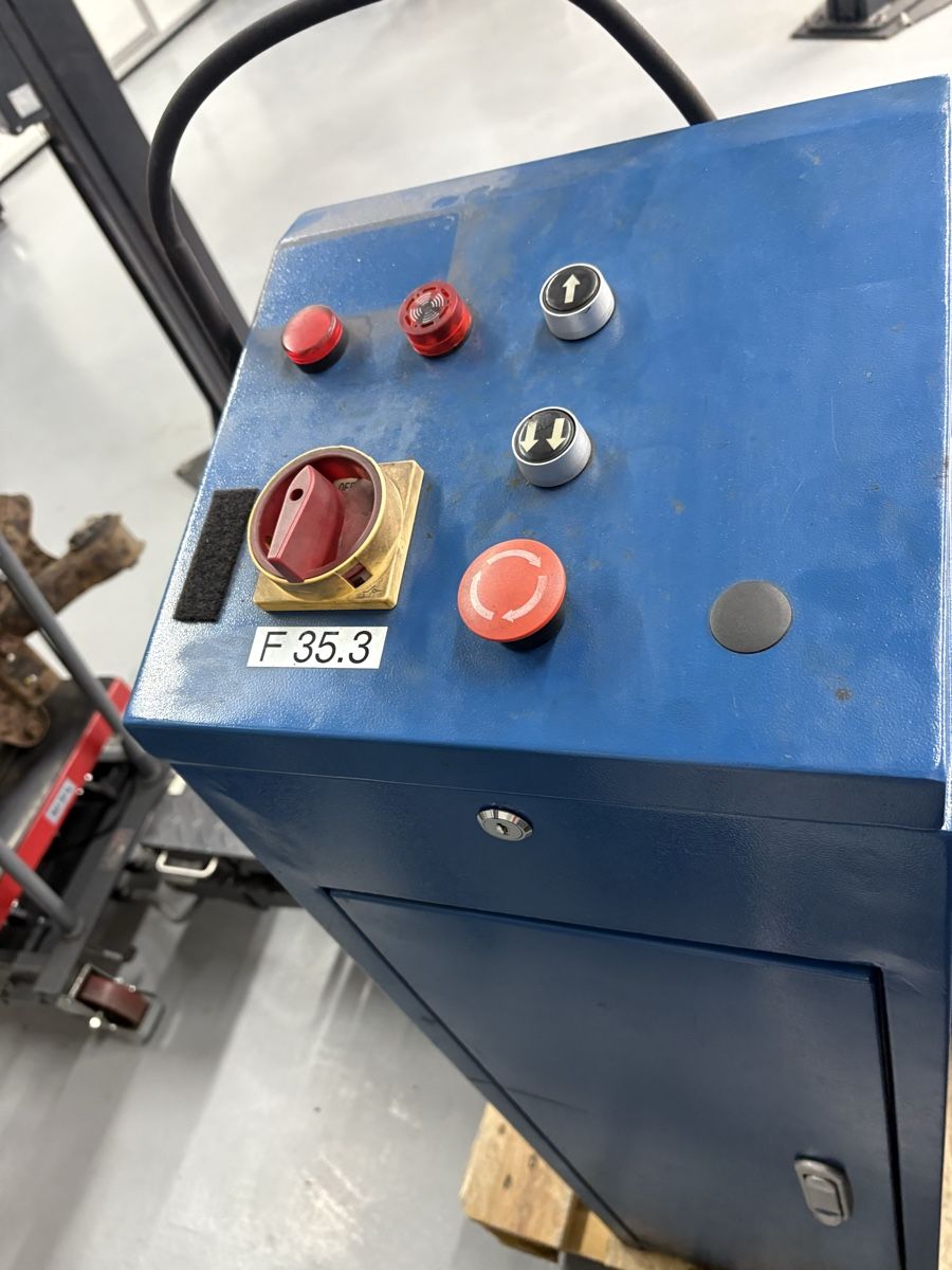 Hebebühne & Wagenheber: Autolift – Gebraucht aus Remetschwil von tbi_qd5t 2