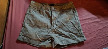 Kurze Hose Olivegrün