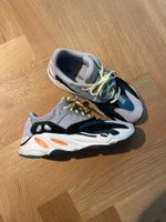 Original Yeezy Boost 700 V2 "Inertia" Gr. 41 1/3