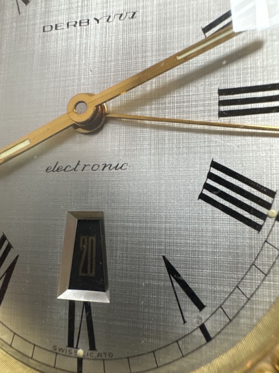 Pendules & Horloges murales: Derbyvee table clock electronic brown leather case silver di – D'occasion à La Chaux-de-Fonds par lida2005 2