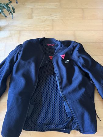 Dainese Airbag Weste Grösse L neuwertiger Zustand
