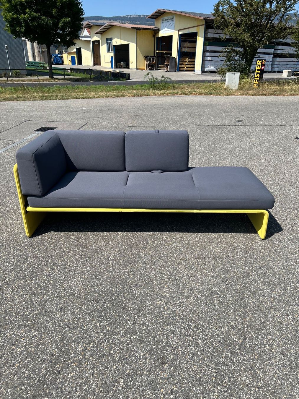 Fermob Sofas: 061 FERMOB Bellevie 3-Sitzer Sofa – Gebraucht aus Wangen an der Aare von TBYN 1