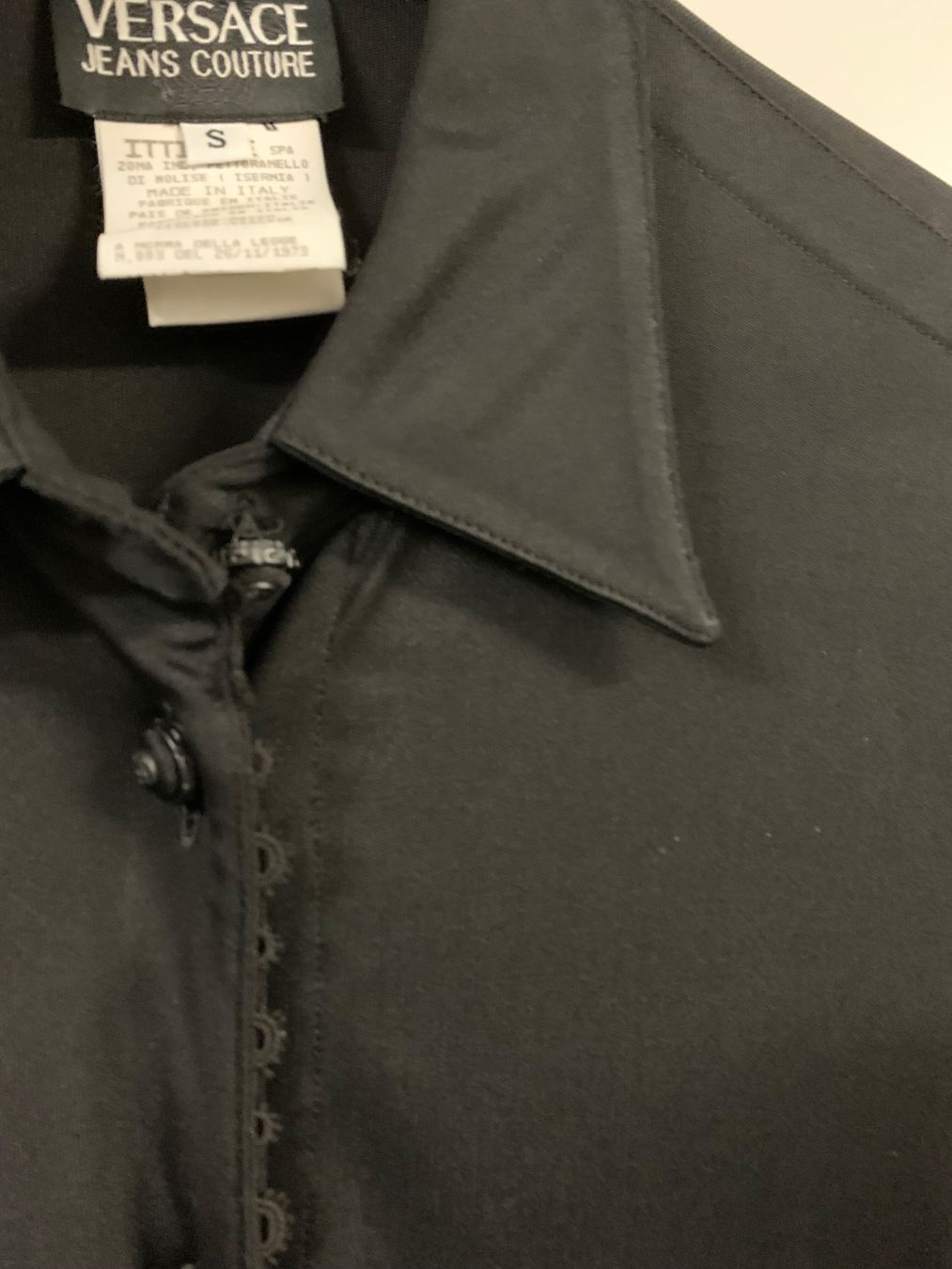 Versace Camicette: Vintage Bluse von VERSACE Gr. S – Nuovo (secondo la descrizione) da Biel-Benken BL venduto da PANORMUS 2
