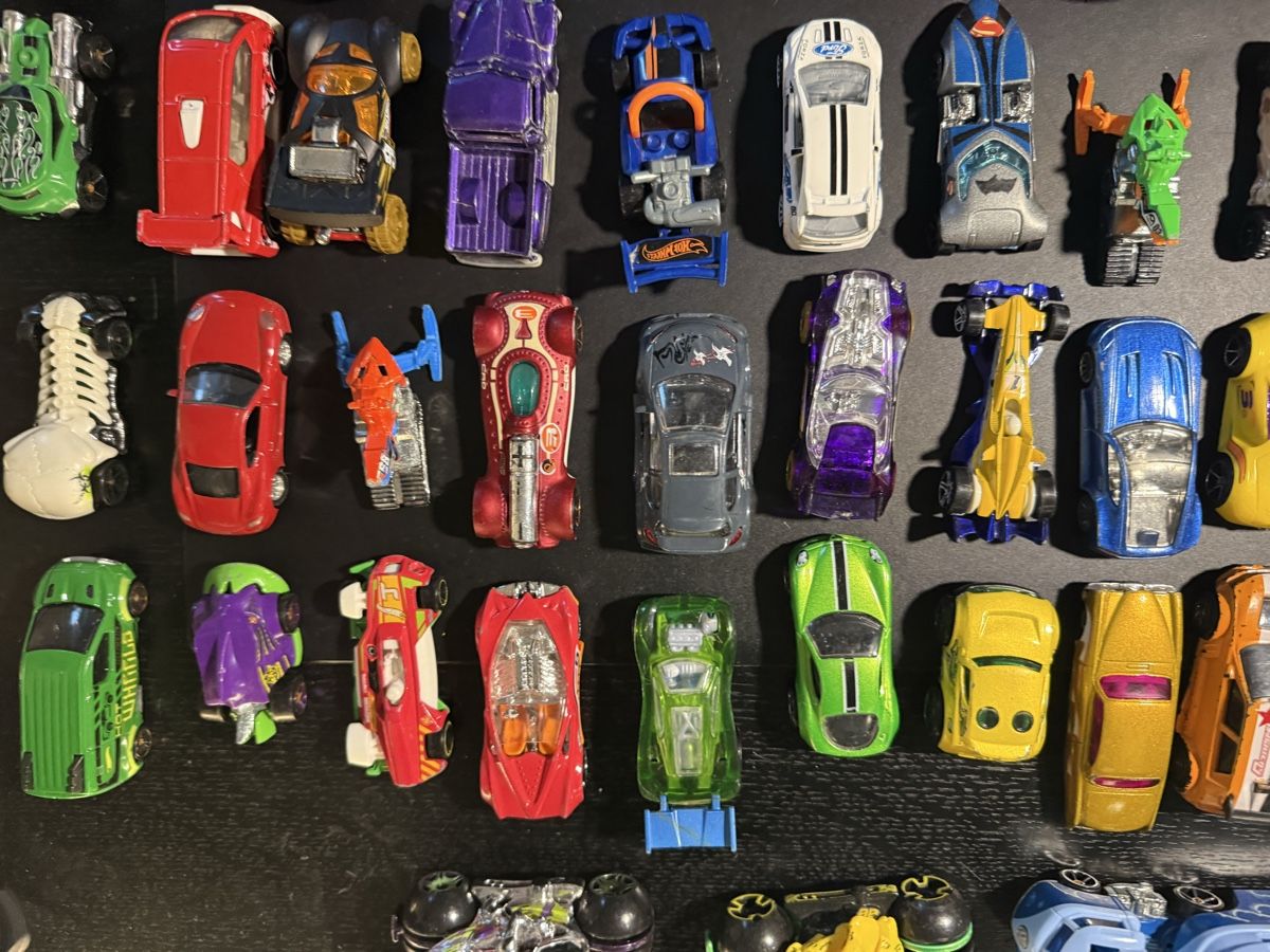 Hot Wheels Giocattoli: Collection Hot Wheels  – Usato da La Neuveville venduto da sim_5lpj 3