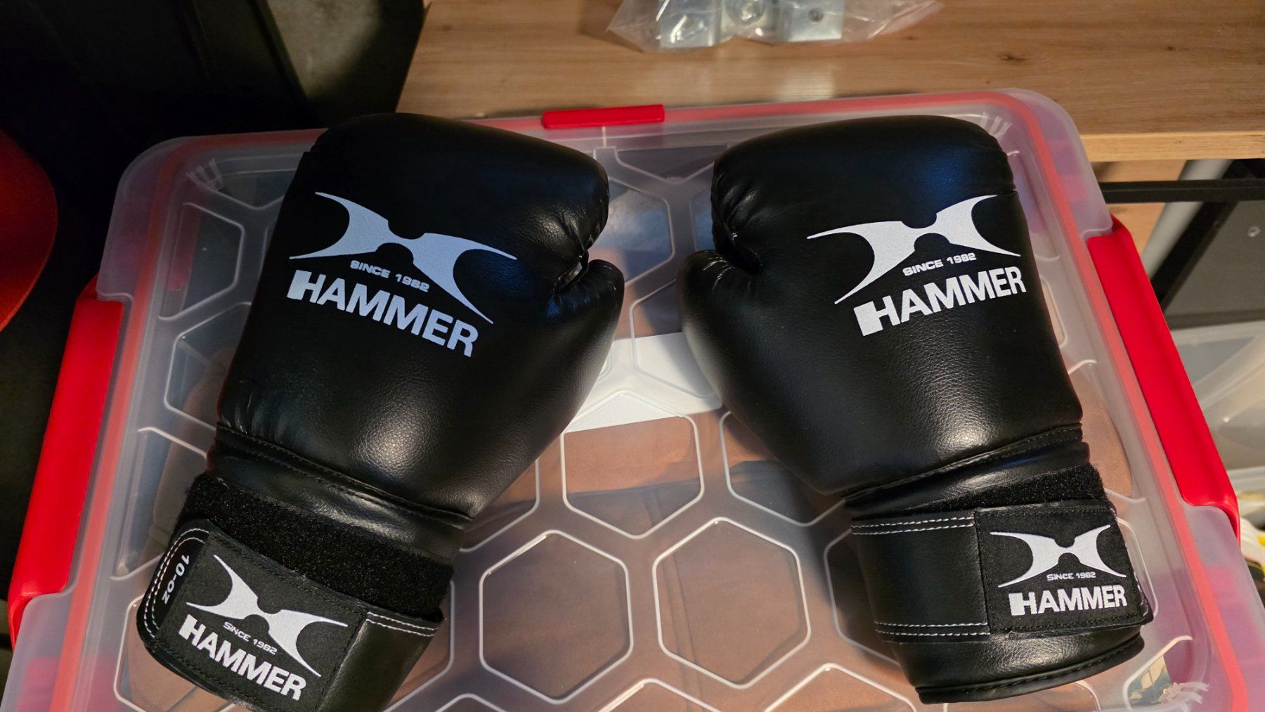 Sacchi da boxe: Boxsack mit Kette, Handschuhen und Deckenhalterung – Usato da Steffisburg venduto da sev_tws9 3