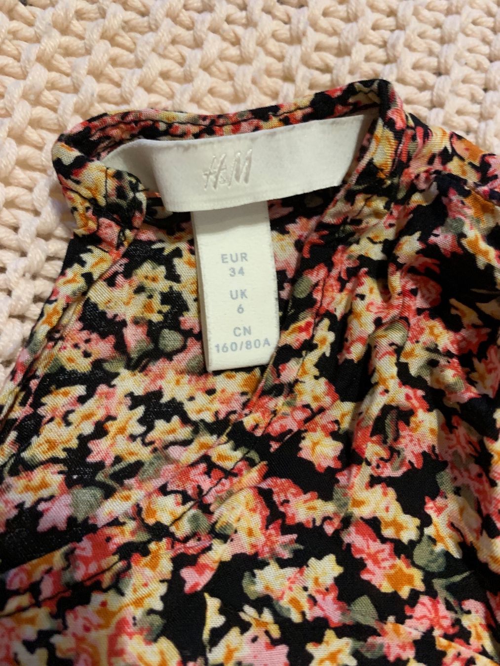 H&M Top: Haut fleuri H&M – Nuovo (secondo la descrizione) da Montreux venduto da iizaa811 2