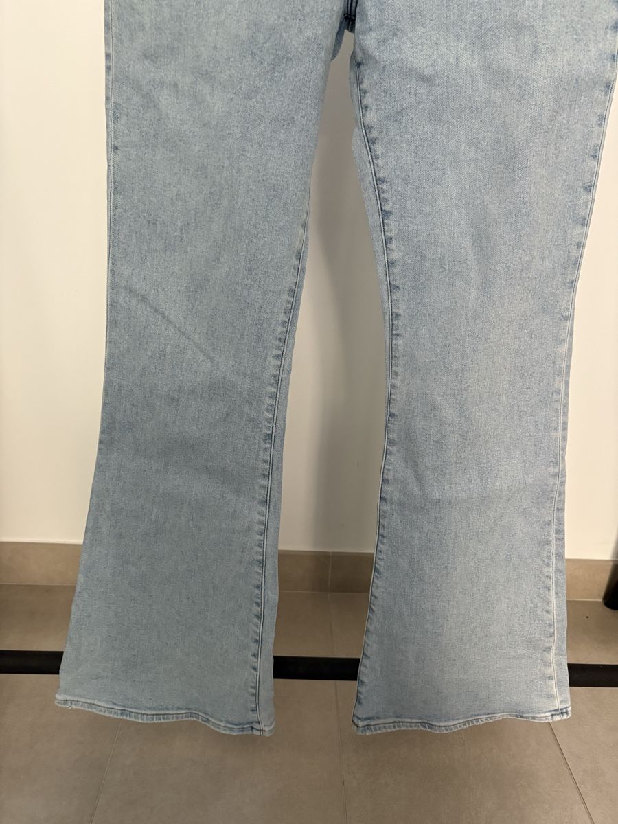 Abercrombie Jeans: Jeans Abercrombie Flare – Usato da Vésenaz venduto da ilomd 2