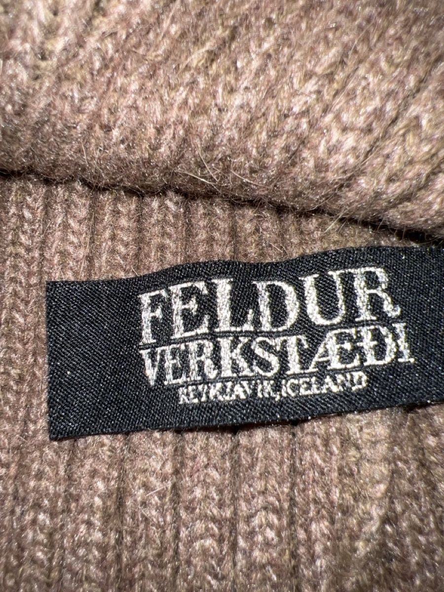 Copricapi, berretti & cappellini:  Mütze mit echtfell Bommel braun – Usato da Luzern venduto da maisonnoir 1