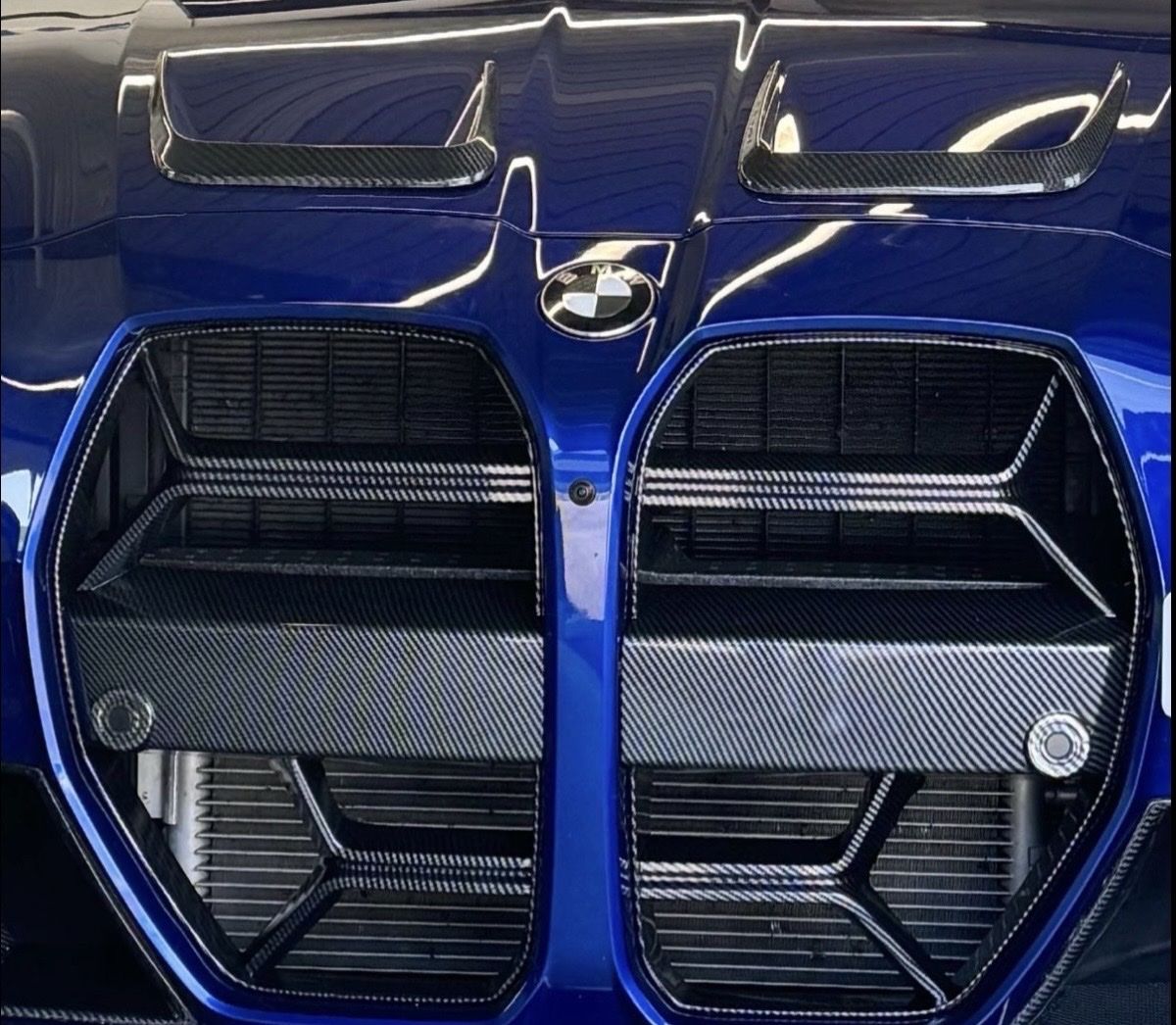 BMW Tutti pezzi di ricambio auto: Carbon-Look Kühlergrill BMW M3/M4 - gebraucht – Usato da rorschacherberg venduto da tme_zsr5
