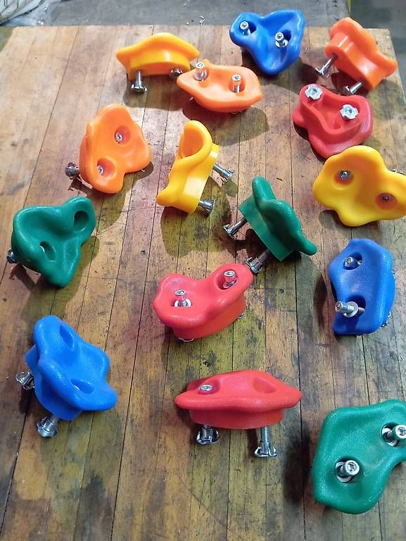 Pareti & prese d'arrampicata: Prise grimpe enfant – Usato da Cugy VD venduto da Boubi21 2