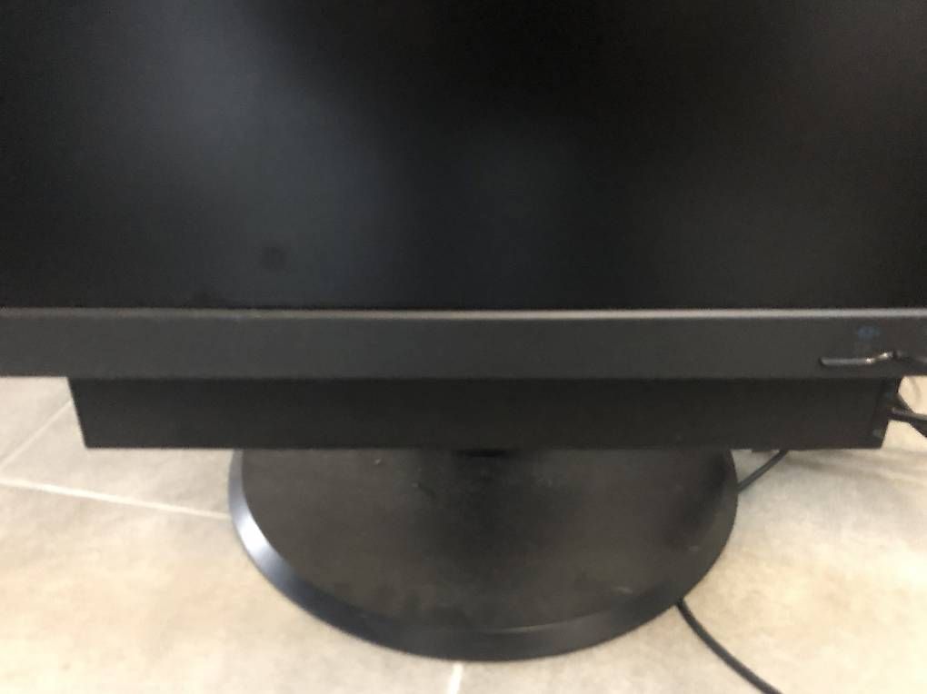 Monitor: Zwei Lenovo Bildschirme – Usato da Berg TG venduto da nolliev1 2
