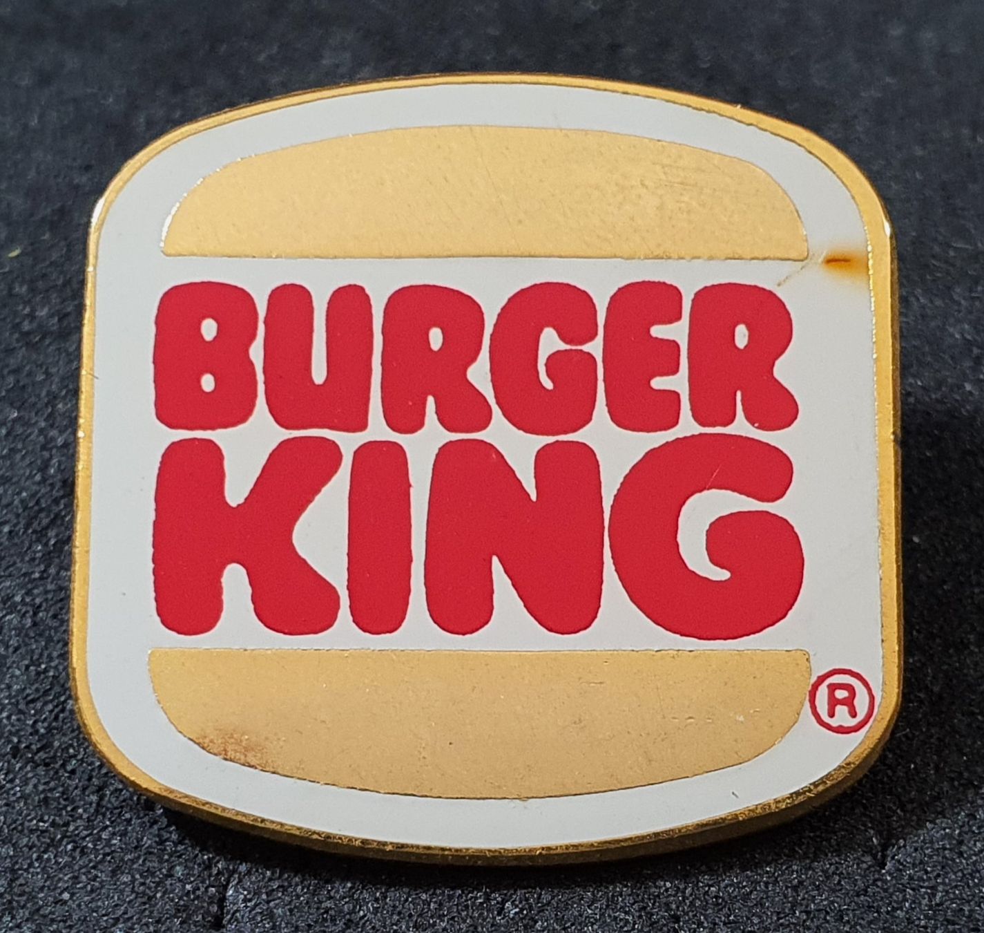 Placchette & Badge: V591 - Pin BURGER KING Logo – Usato da Reinach BL venduto da Boston-Verkauf