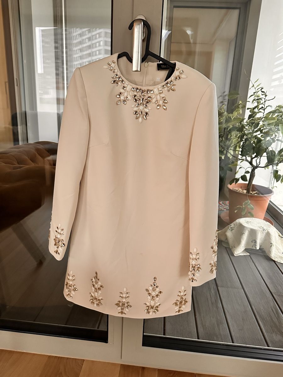 Vestiti: Creamy dress – Nuovo e nell'imballaggio originale da Zürich venduto da fed_vh9n 2
