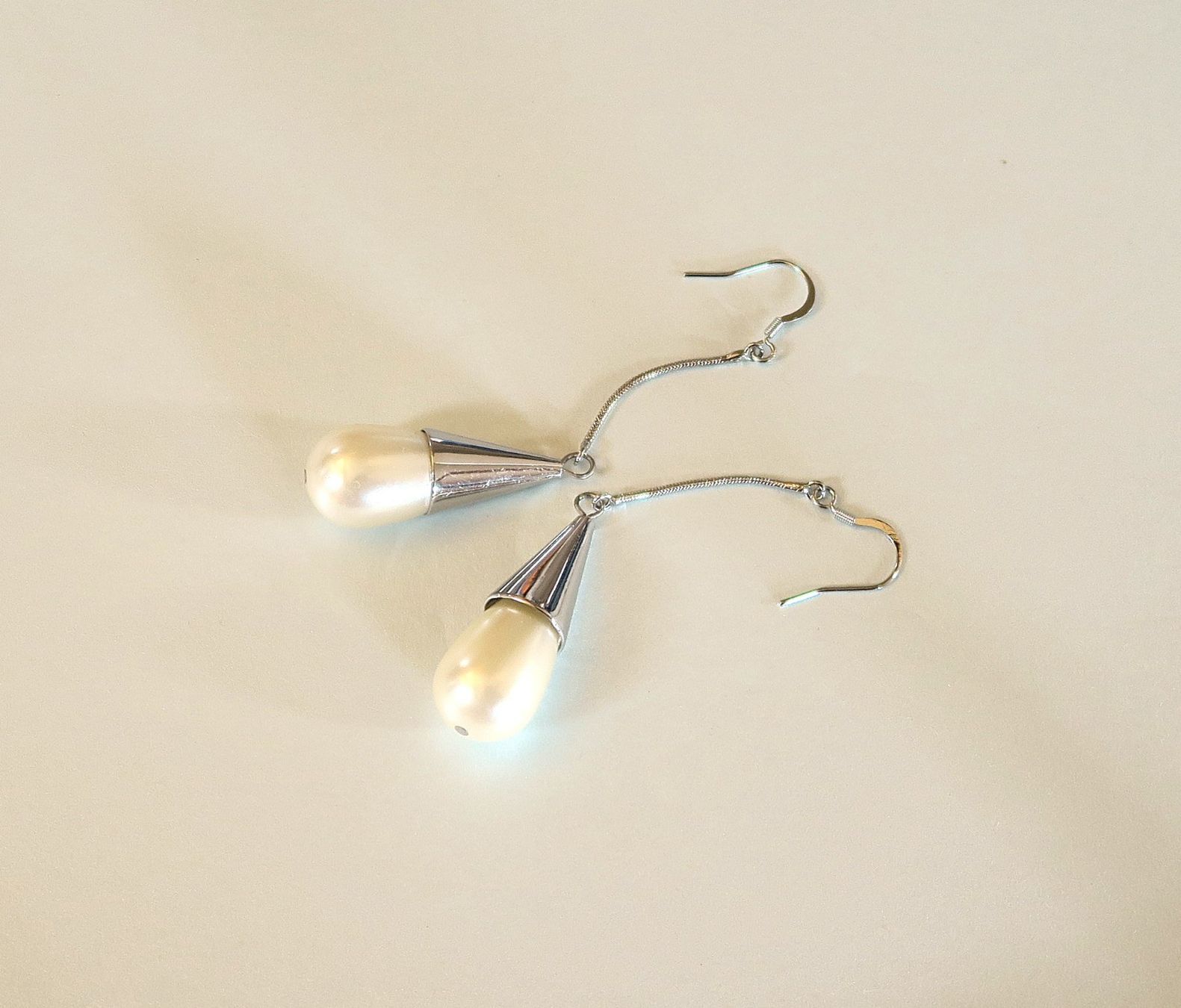 Orecchini pendenti & Orecchini a lobo: Elegante Ohrhänger mit Wachs-Perlen – Usato da Brittnau venduto da marlenestone 3