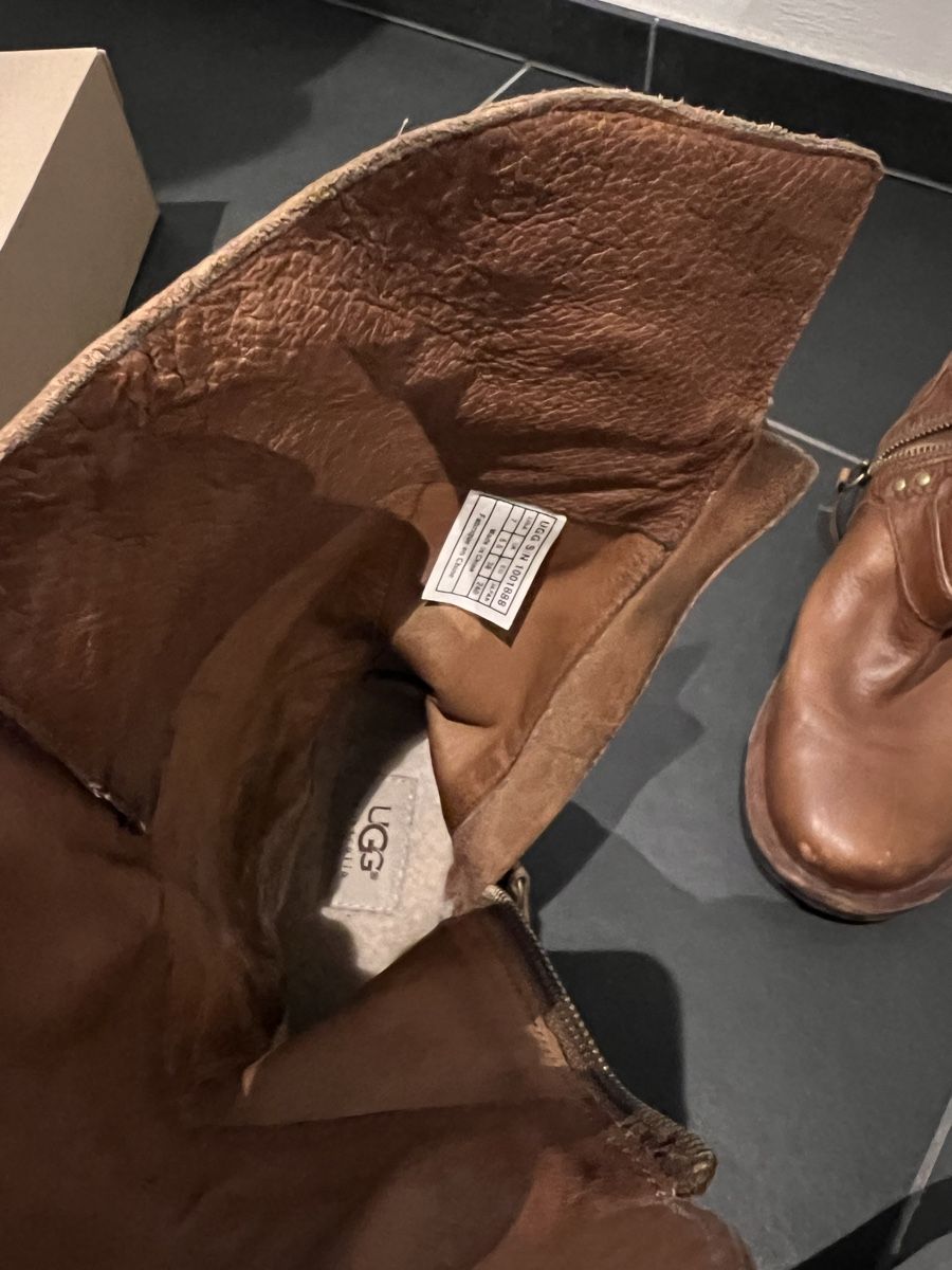 Ugg Scarpe da donna: UGG Stiefel Gr. 38 – Usato da Wolfhausen venduto da Starlake 4