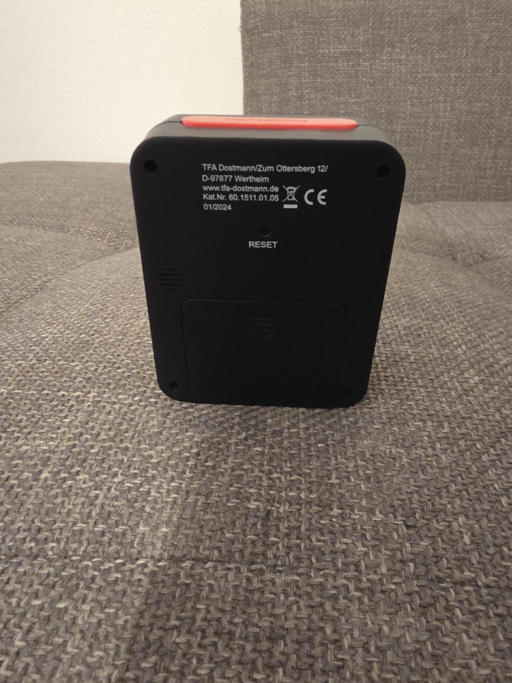 Sveglie: Funkwecker TFA Dostmann schwarz analog digital  – Nuovo (secondo la descrizione) da Felben-Wellhausen venduto da Darameo 2