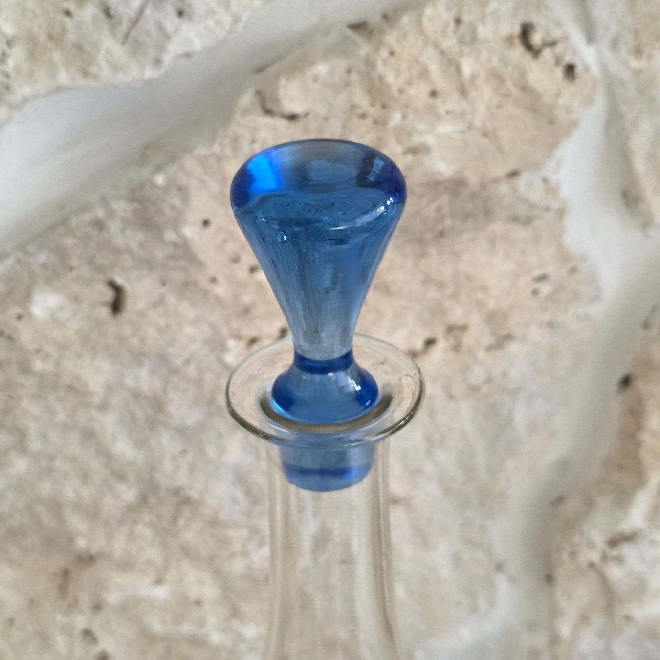 Karaffen: Karaffe Glas blauem Stopfen Dekoration Vintage – Gebraucht aus Rheinsulz von Dred 2
