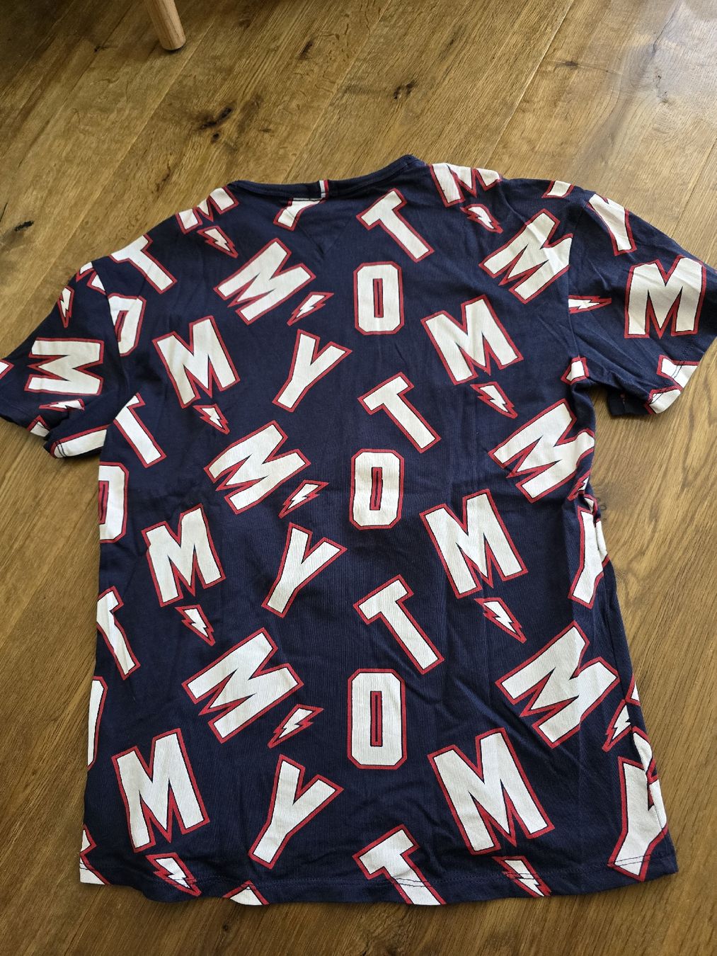T-Shirts: Tommy Hilfiger T-Shirt Gr. 176, – Gebraucht aus Wittenbach von Tigerlili 2