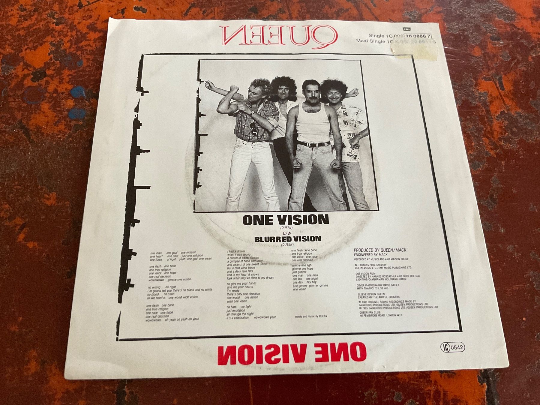Vinyles: Queen One Vision Single 7 – D'occasion à Delémont par vinylfreak01 1