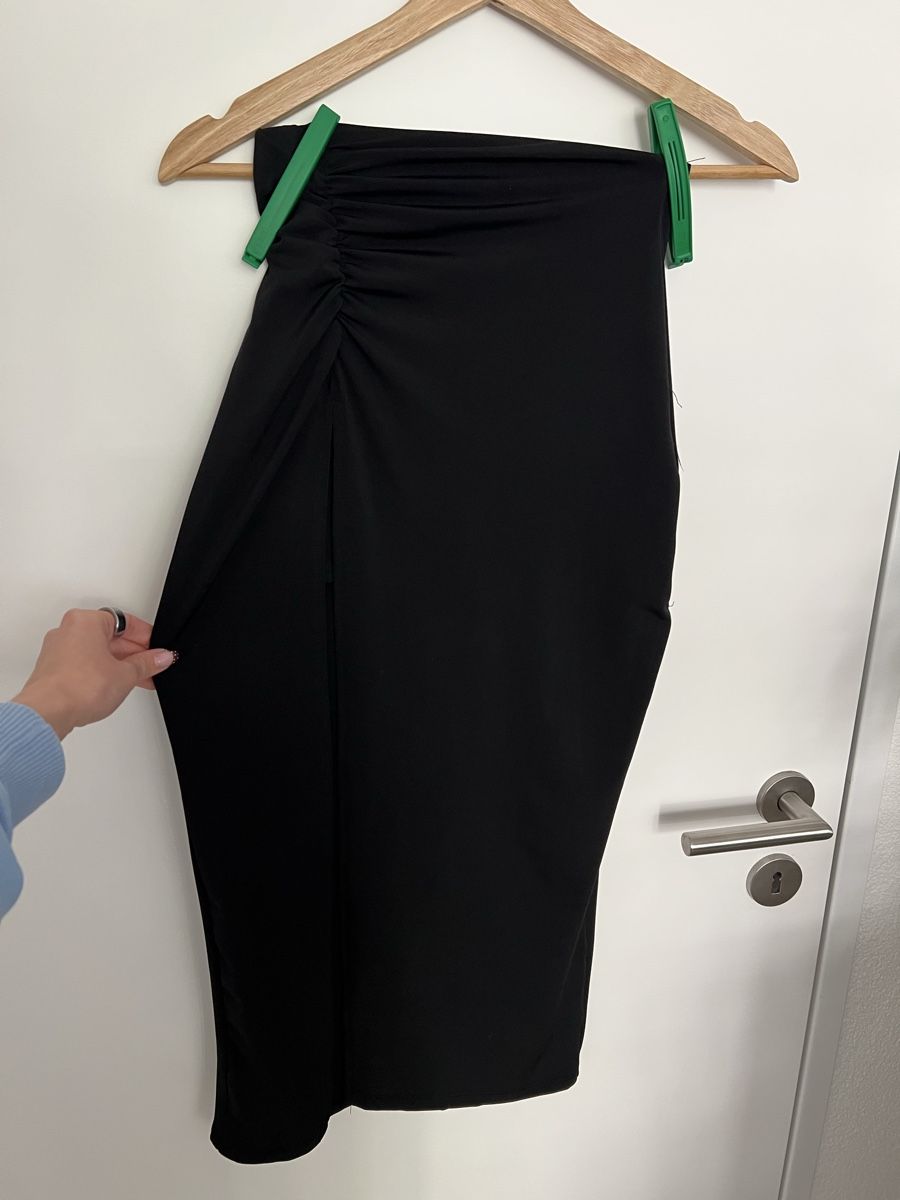 Pull&Bear Gonne: Midirock mit Raffung – Usato da Dietikon venduto da Mischi2167