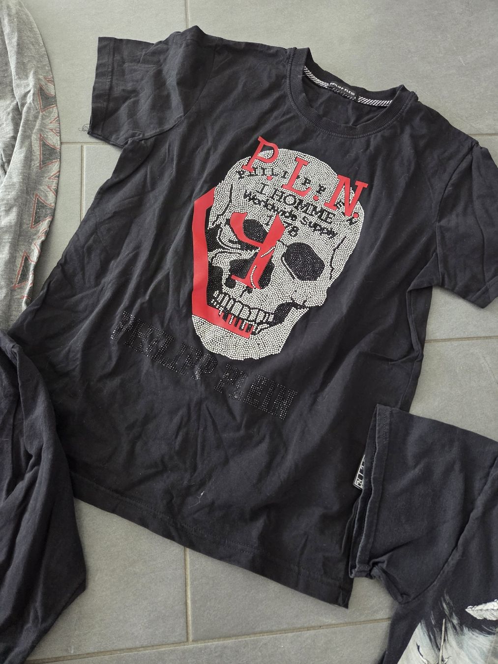 Lotti di vestiti: Kleiderpaket Oberteile Skull gr.M/L – Usato da Büttikon AG venduto da bluehim74 2