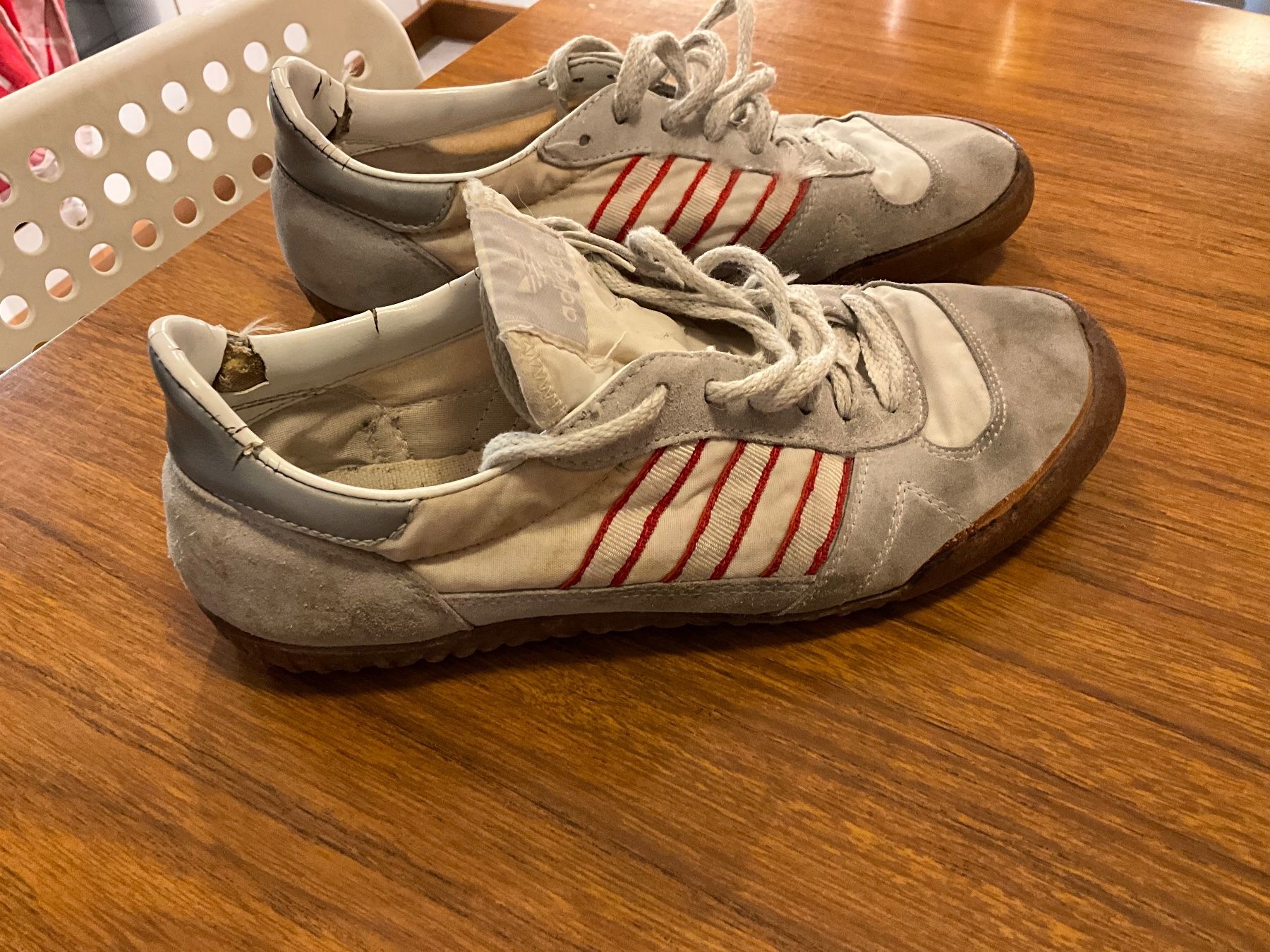 Adidas Scarpe da uomo: Vintage Adidas Indoor Super, Gr. 40.5 – Usato da Fribourg venduto da JohnZ89 3