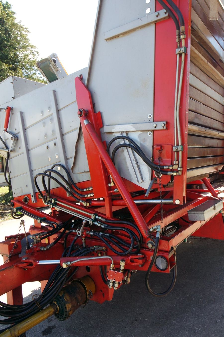 Tutte le macchine: ARRACHEUSE À POMME-DE -TERRE SAMRO SUPER RB – Usato da Avenches venduto da Brocadou 6