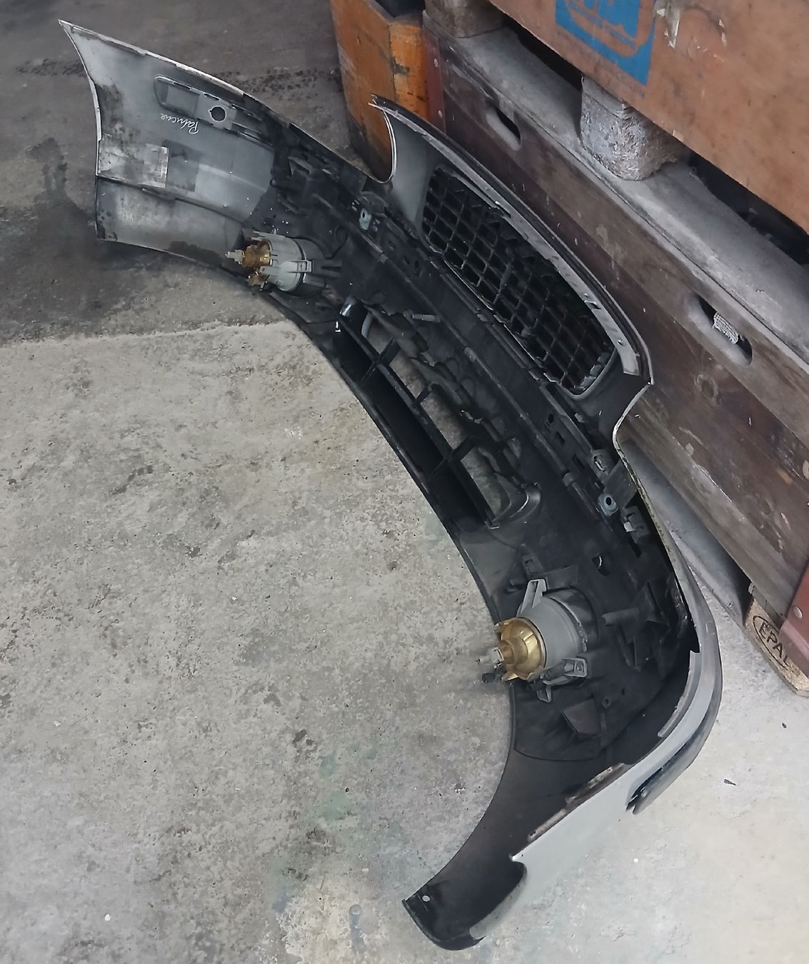 Volvo Tutti pezzi di ricambio auto: Pare-chocs avant Volvo S60 2000-2009 – Usato da la heutte venduto da Auto-stock 4